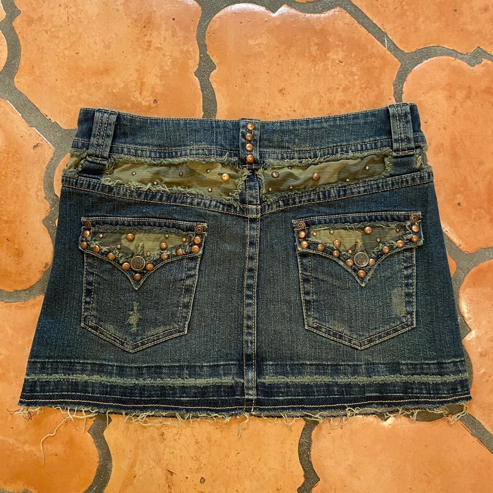 very cute jean skirt with design!!!